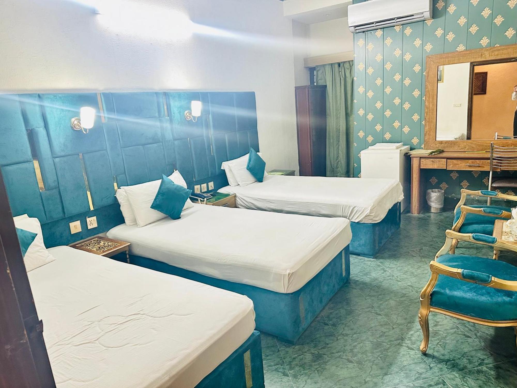 Fiesta Inn Hotel & Resorts Multan Exteriör bild