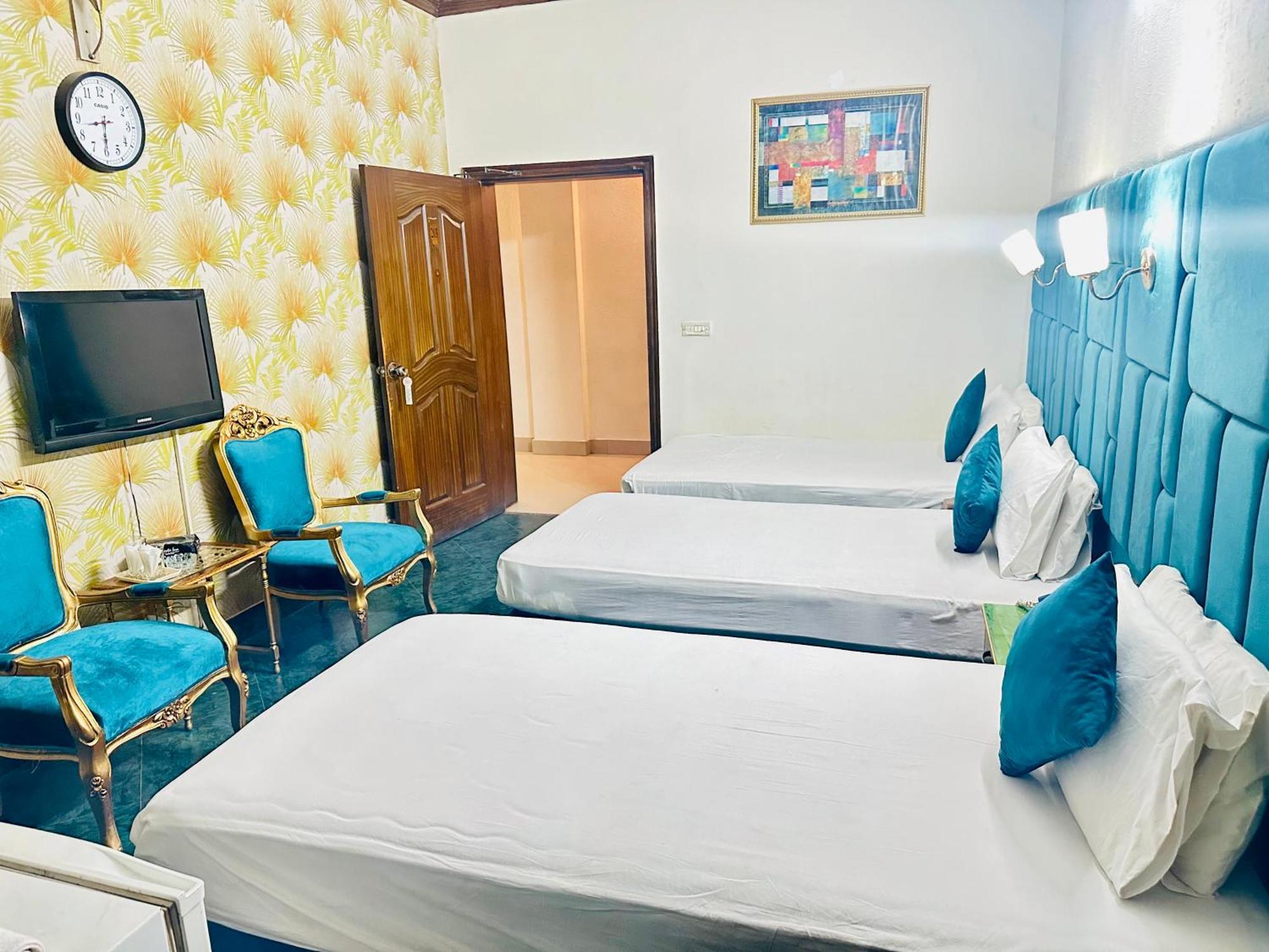 Fiesta Inn Hotel & Resorts Multan Exteriör bild