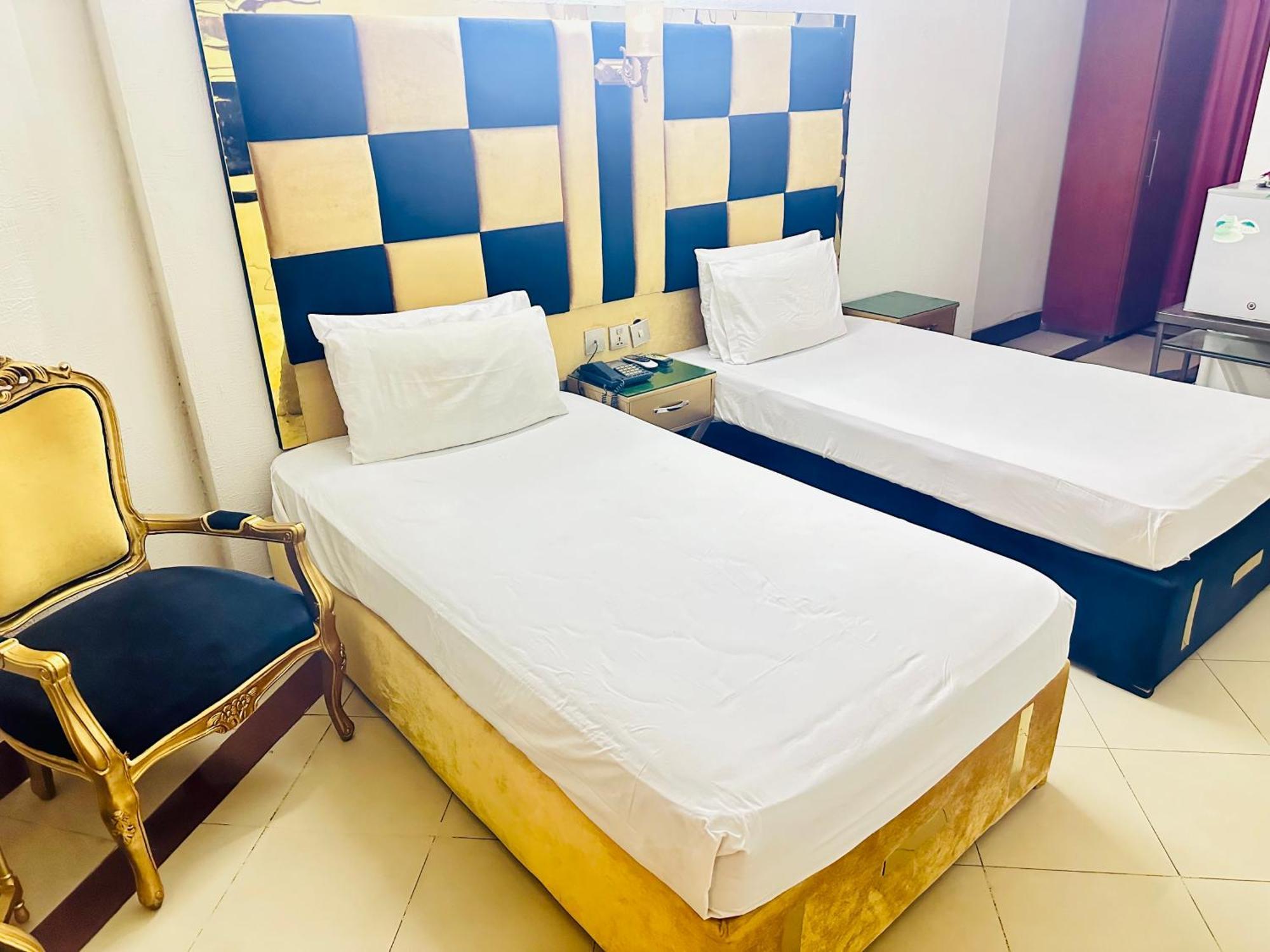 Fiesta Inn Hotel & Resorts Multan Exteriör bild