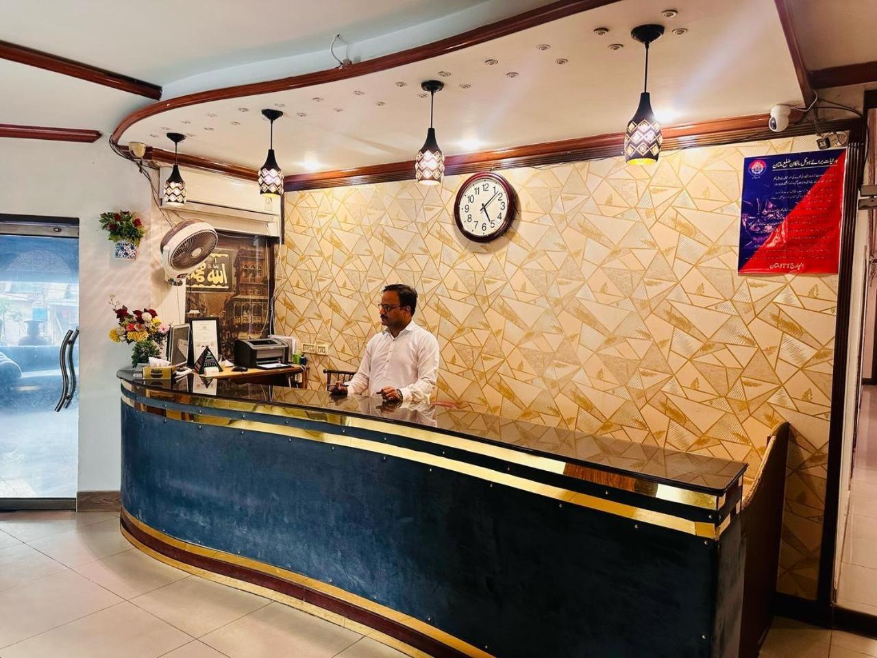 Fiesta Inn Hotel & Resorts Multan Exteriör bild