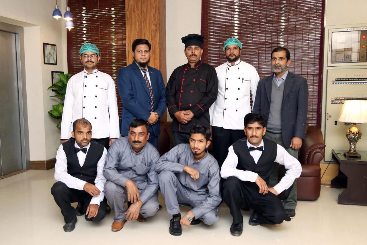Fiesta Inn Hotel & Resorts Multan Exteriör bild