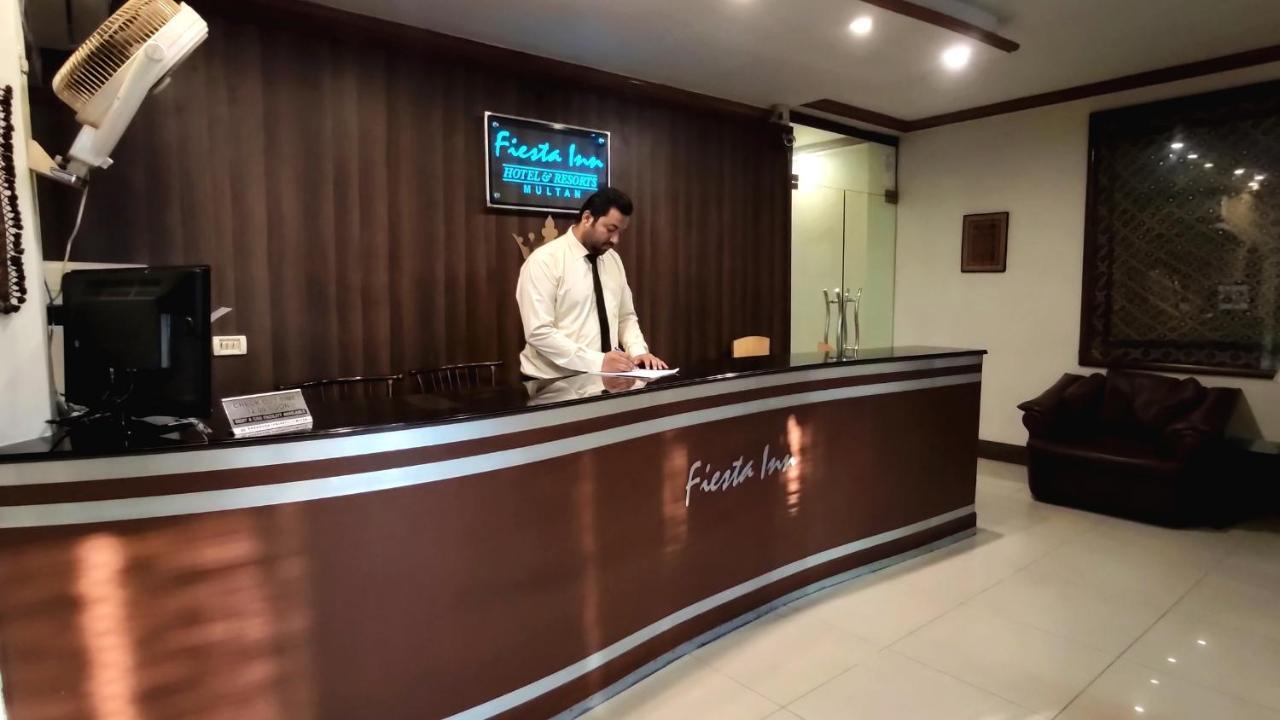 Fiesta Inn Hotel & Resorts Multan Exteriör bild