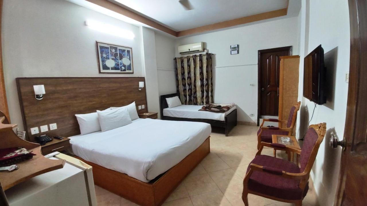 Fiesta Inn Hotel & Resorts Multan Exteriör bild